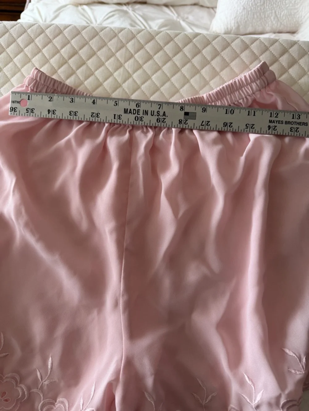 Victoria’s Secret Baby Pink Pajama Set Small Sheer Top Floral Embroidered Shorts - Picture 8 of 9